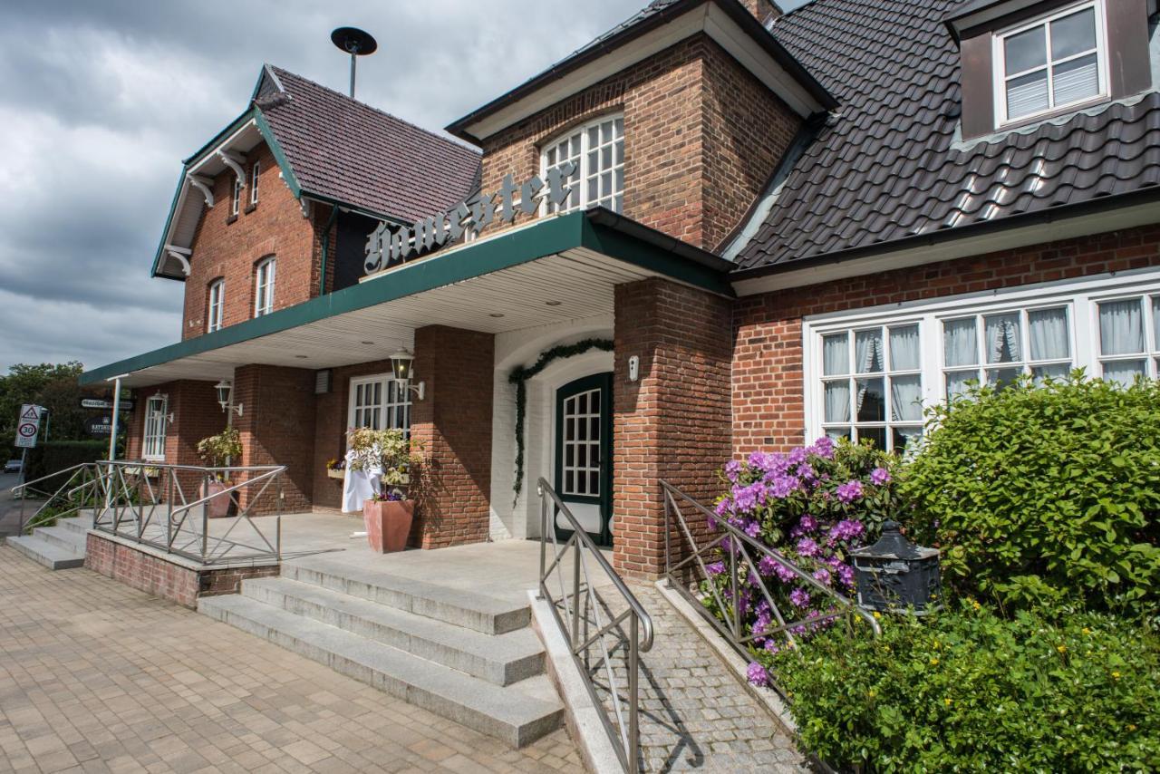 Landhaus Hamester - Hotel & Restaurant Basthorst  Exteriér fotografie